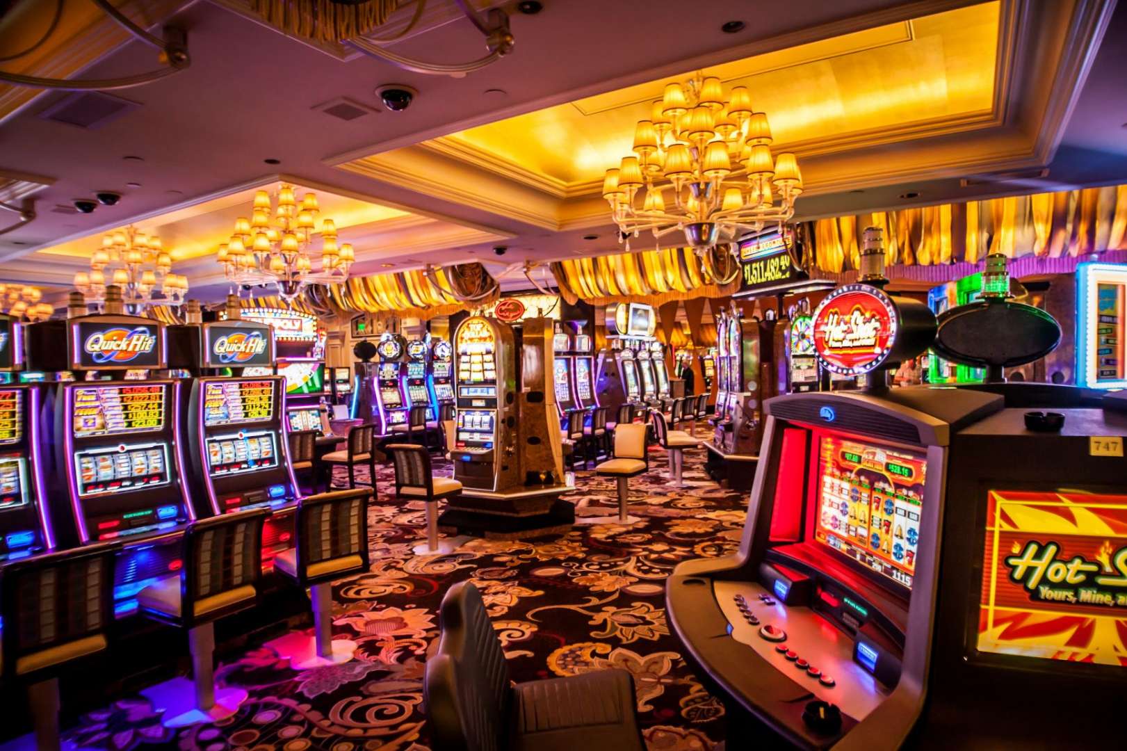 Roulette table
